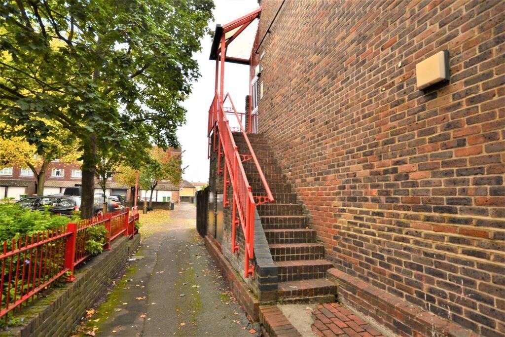 Spacious 2Bedroom Condo With Patio By Excel Centre London Exterior photo