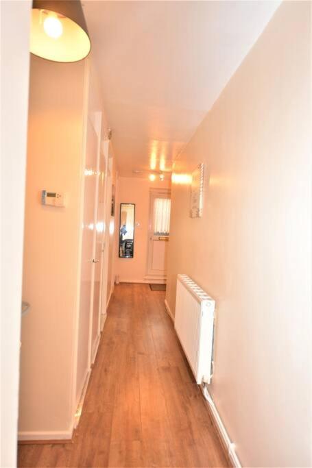 Spacious 2Bedroom Condo With Patio By Excel Centre London Exterior photo